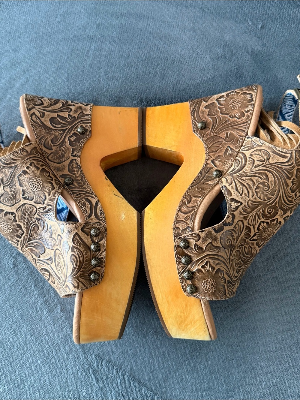 dingo Brown Floral Tooled Platform Sandal with Mustard Platform size 8 - Picture 6 of 10